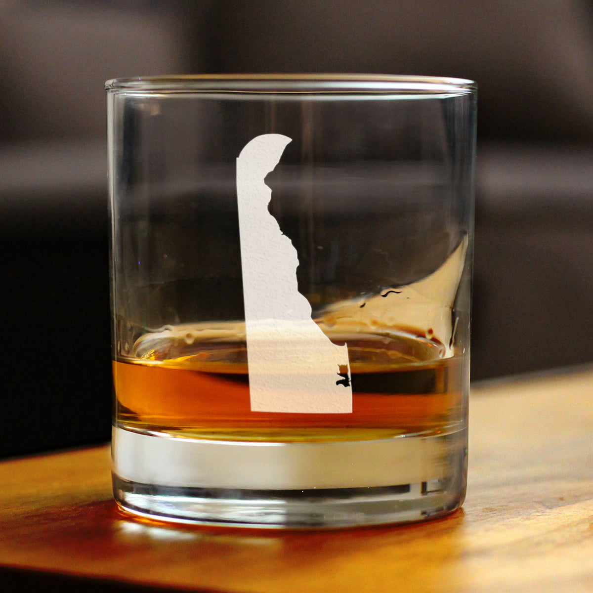 Delaware State Outline Whiskey Rocks Glass - State Themed Drinking Decor and Gifts for Delawarean Women &amp; Men - 10.25 Oz Whisky Tumbler Glasses