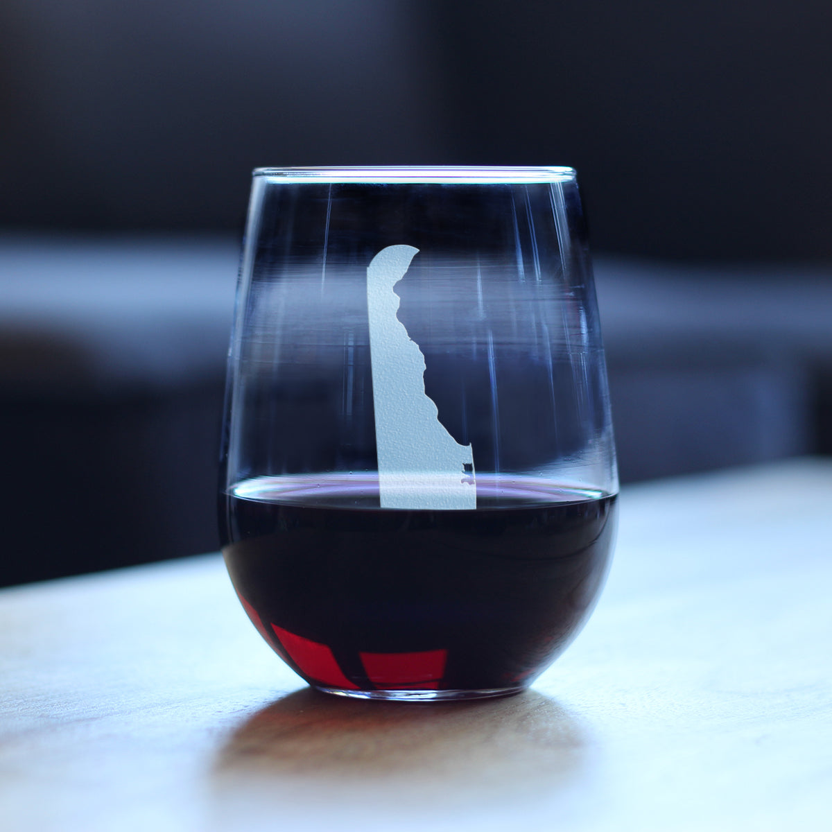 Delaware State Outline Stemless Wine Glass - State Themed Drinking Decor and Gifts for Delawarean Women &amp; Men - Large 17 Oz Glasses